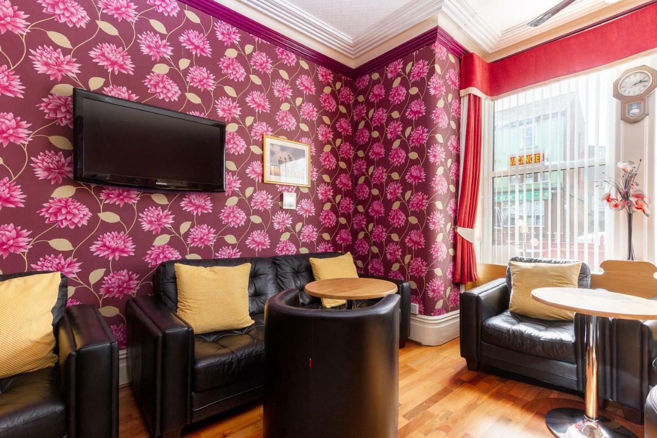 Valentine Over 21 Adult Couples Only Guest house Blackpool